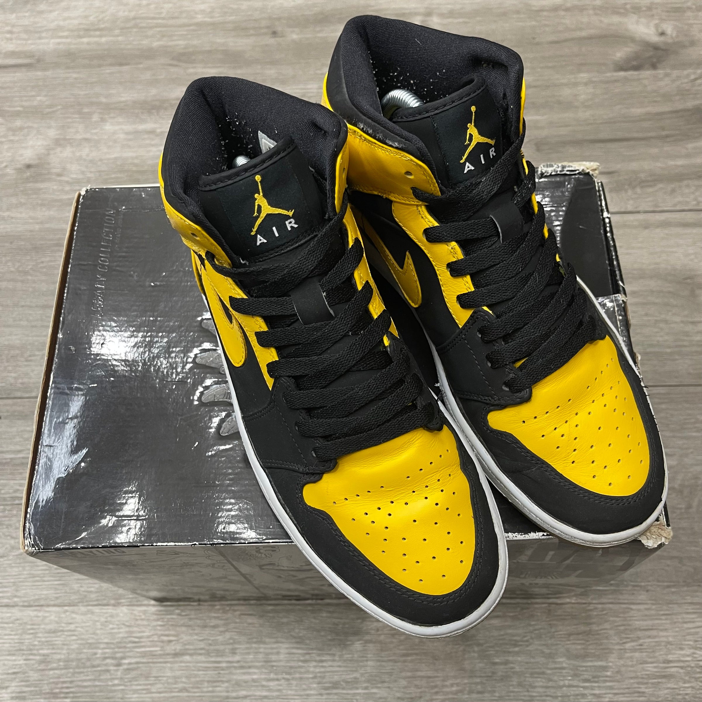 Jordan 1 Old Love / New Love Pack Size 9.5 $200 FOR BOTH