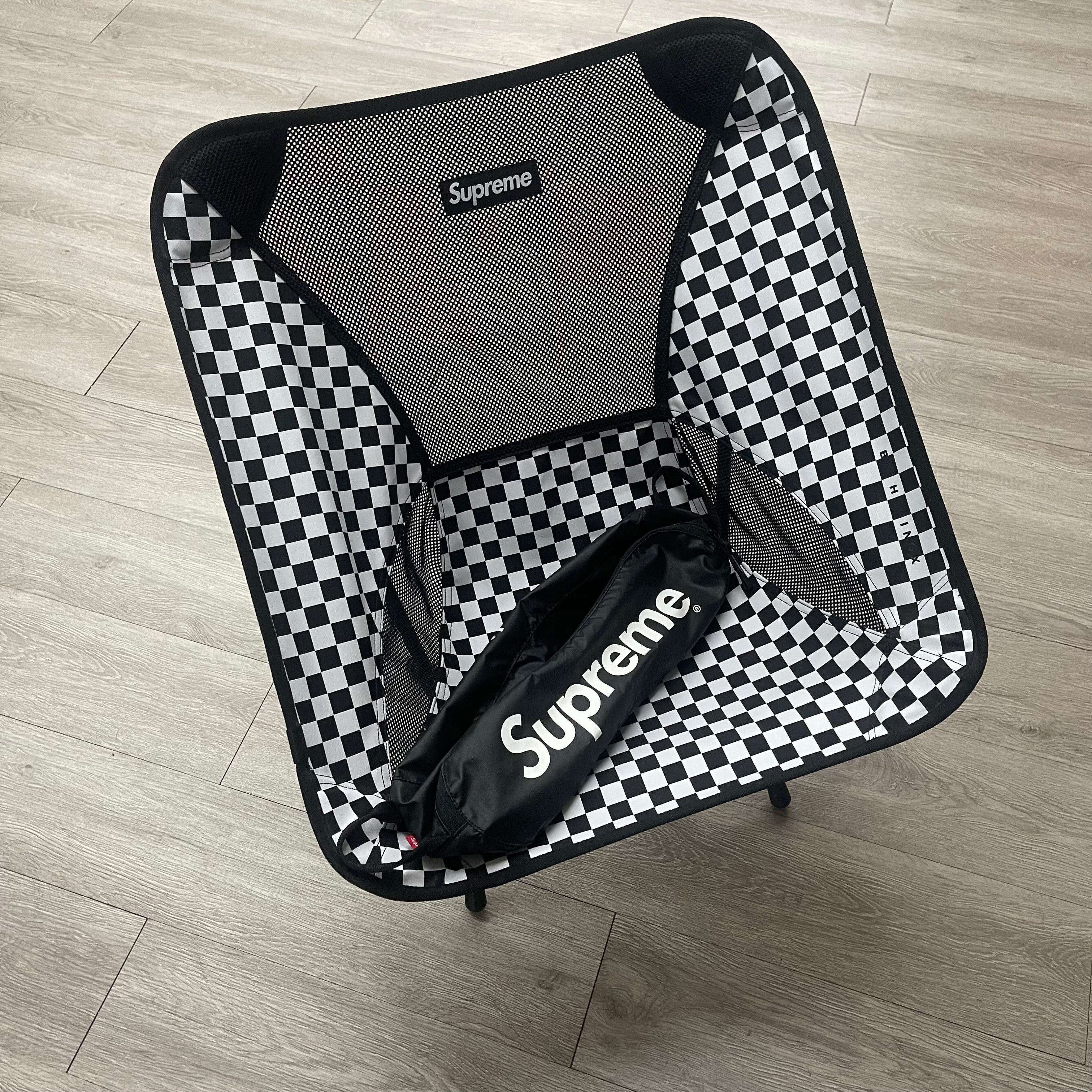 Supreme / Helinox Bench One 押し流す BLACK