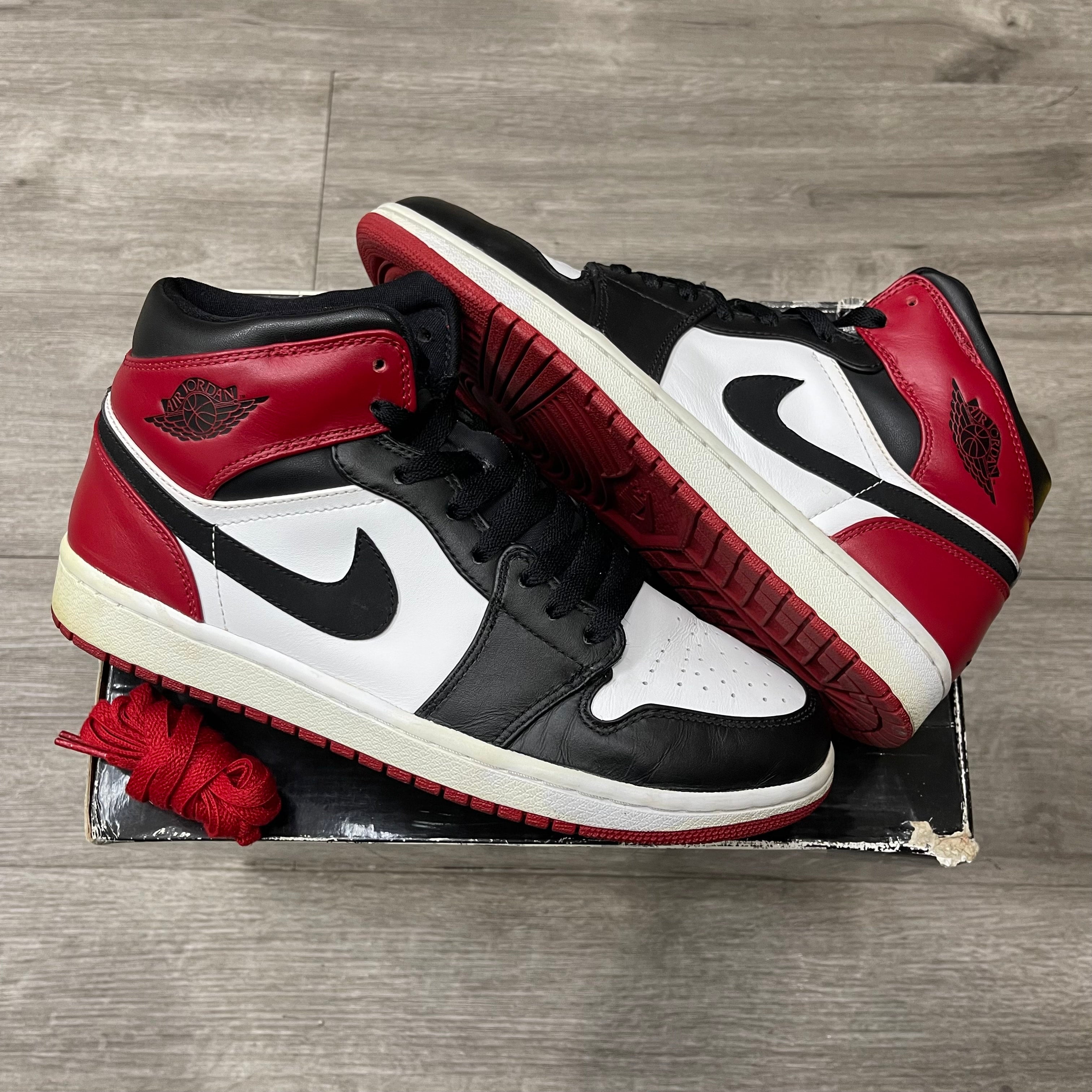 jordan 1 mid under 200