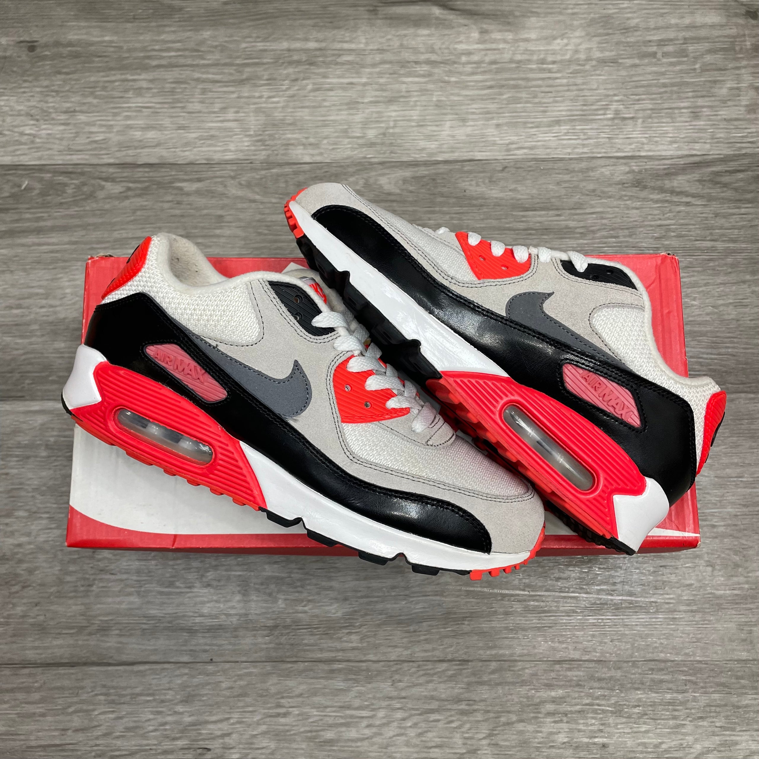 NEW Nike AirMax deals 90 7Y/8.5W