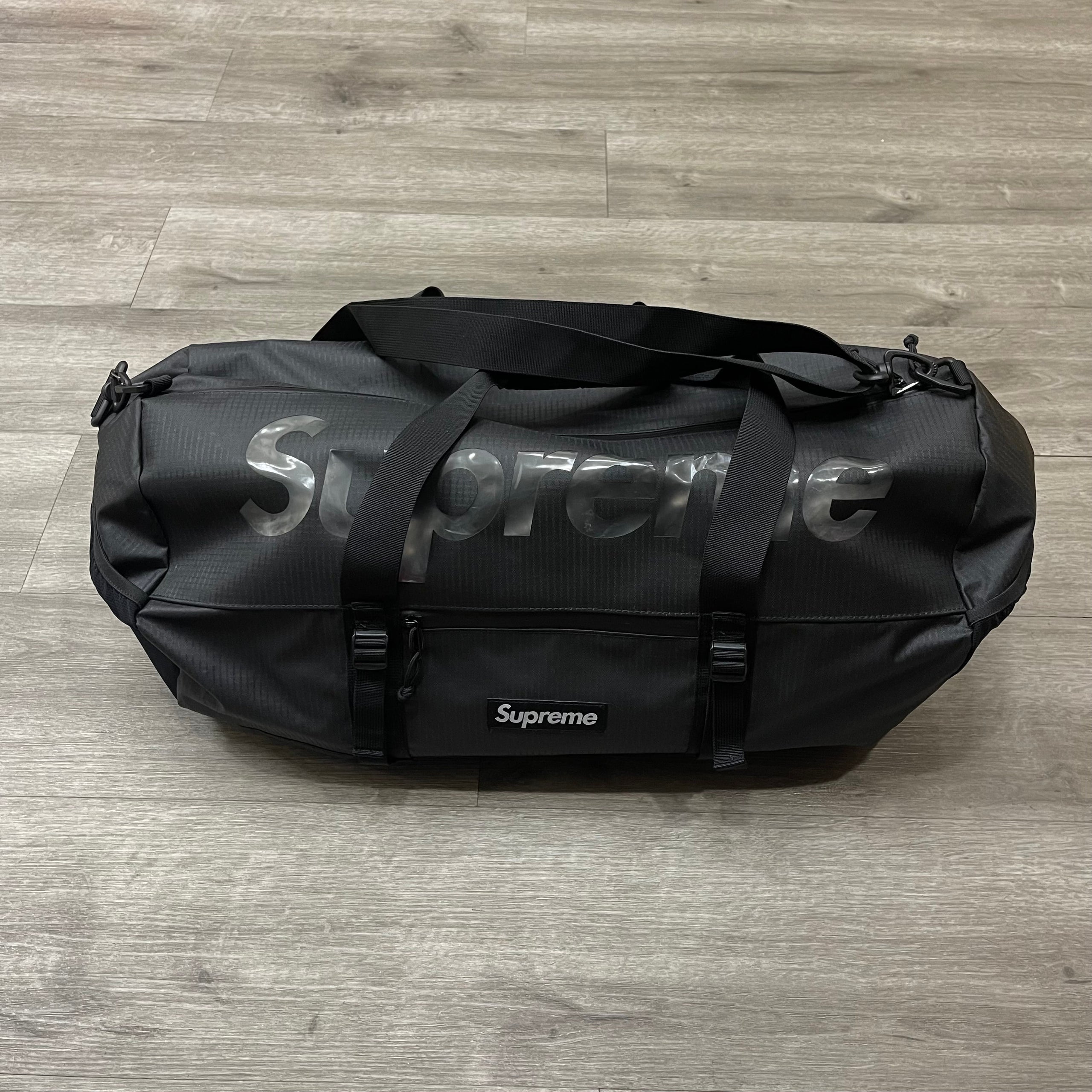 Supreme duffle bag ss21 sale