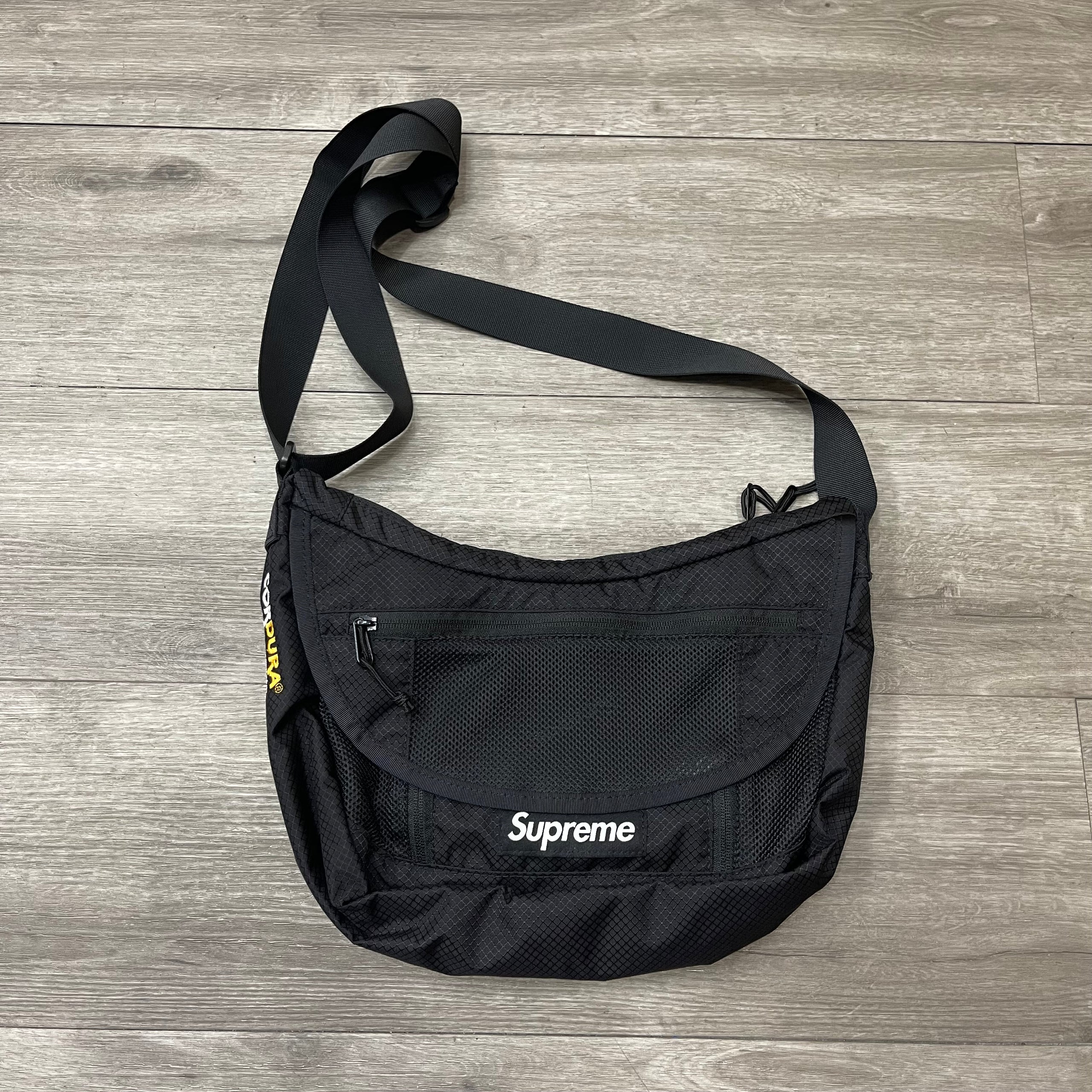 supreme メッセンジャーバッグ おっしゃる 22ss supreme メッセンジャーバッグ おっしゃる 22ss